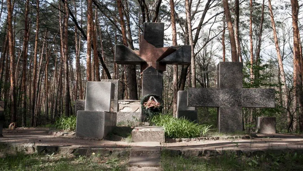 Урочище Триби в Макухівці: забуте кладовище Полтавщини та його історична спадщина