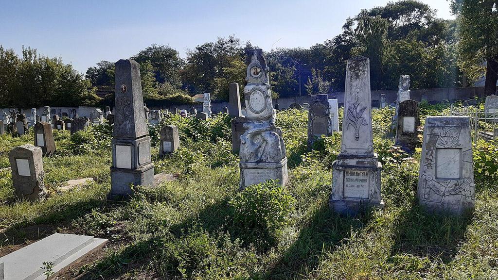 Єврейське кладовище у Хмельницькому: історія, спадщина та сучасний стан