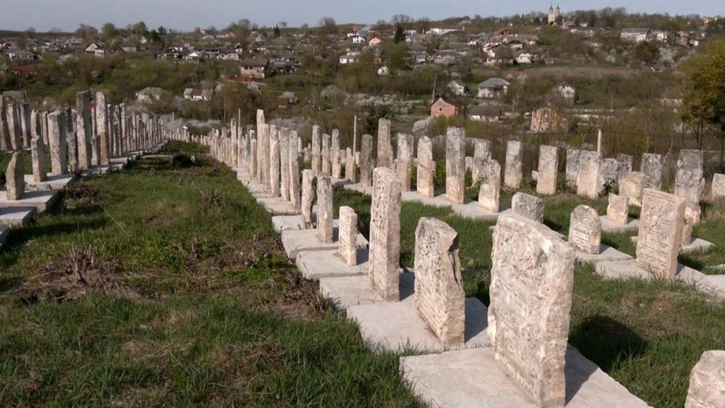 Старинное кладбище в селе Андреевка (Хмельницкая область): история и наследие