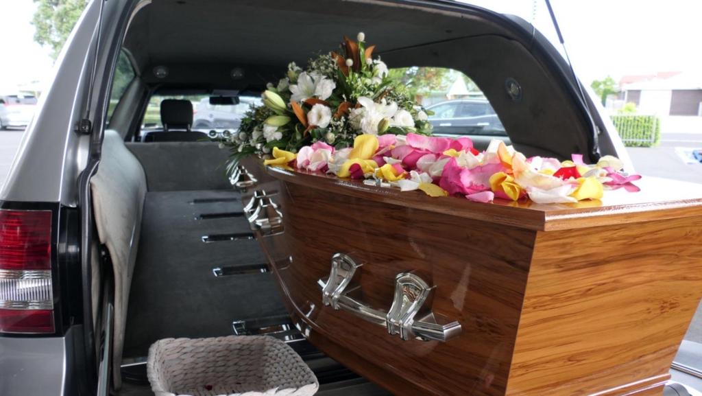 Куда обращаться при смерти человека и какие ритуальные организации действуют в городе